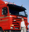 Vidar poserer for Scania sin fotograf